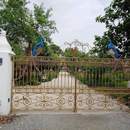 L'isle De Bourbon Bed & Breakfast 3*