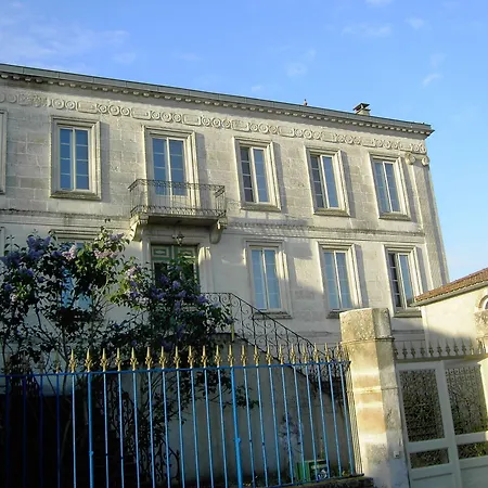 L'isle De Bourbon 3* Le Gue-de-Velluire