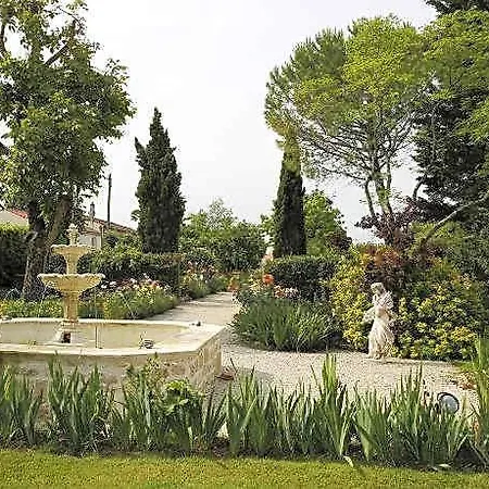 Bed & Breakfast L'isle De Bourbon 3*