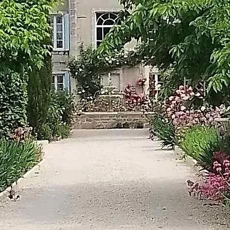L'isle De Bourbon 3* Le Gue-de-Velluire