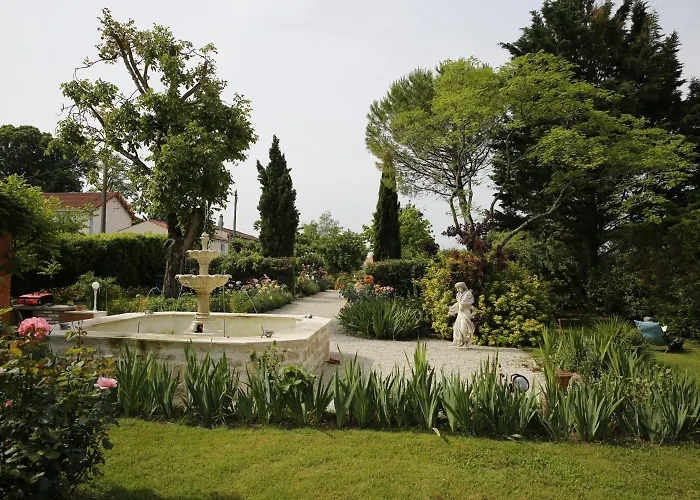 L'isle De Bourbon Le Gué-de-Velluire